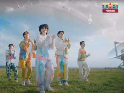 Скрин видео группы SEVENTEEN с зацензуренной радугой: t.me/mediazzzona Скрин видео группы SEVENTEEN с зацензуренной радугой: t.me/mediazzzona